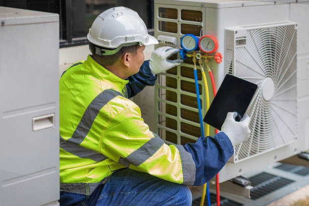 Professional Ac Installation technician working in Preston, TX